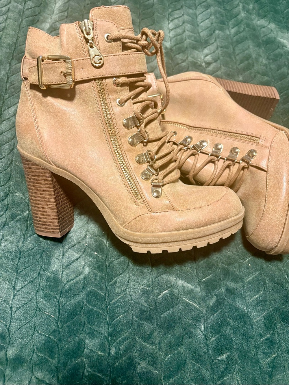 Guess- Women’s Tan Lace-Up Platform Ankle Boots